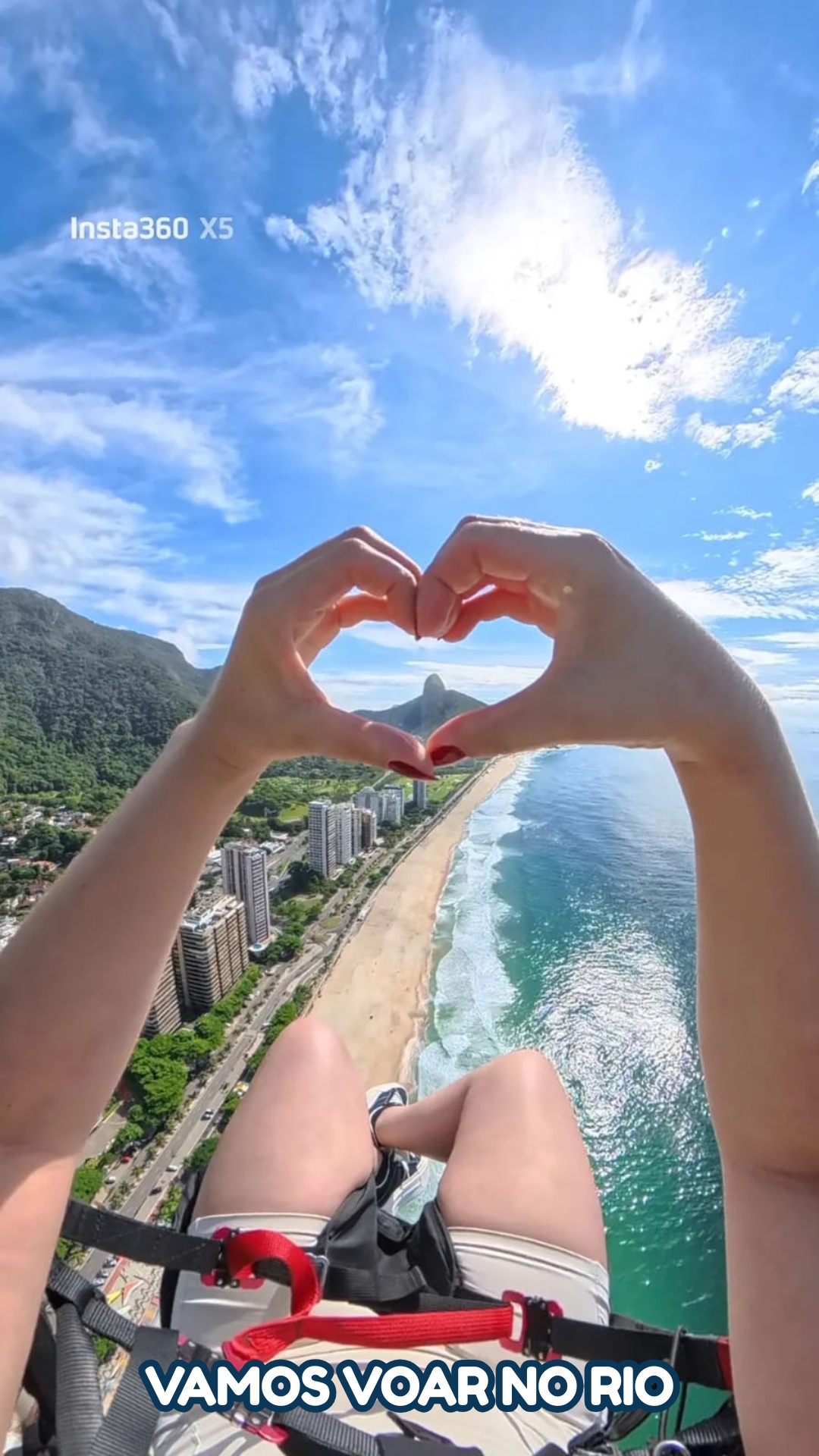 Voo de parapente sobre o Rio de Janeiro